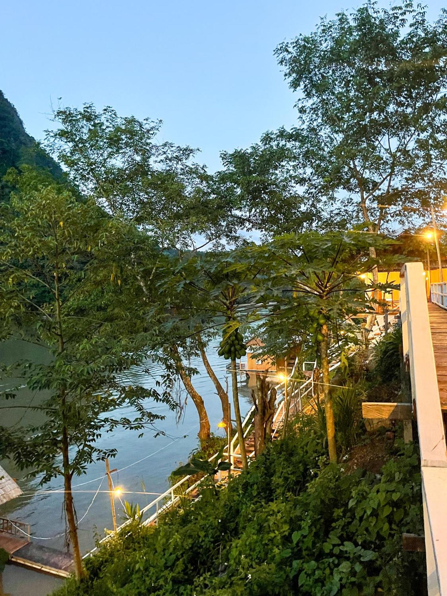 Nongkhiaw The Float House Hotel Eksteriør billede