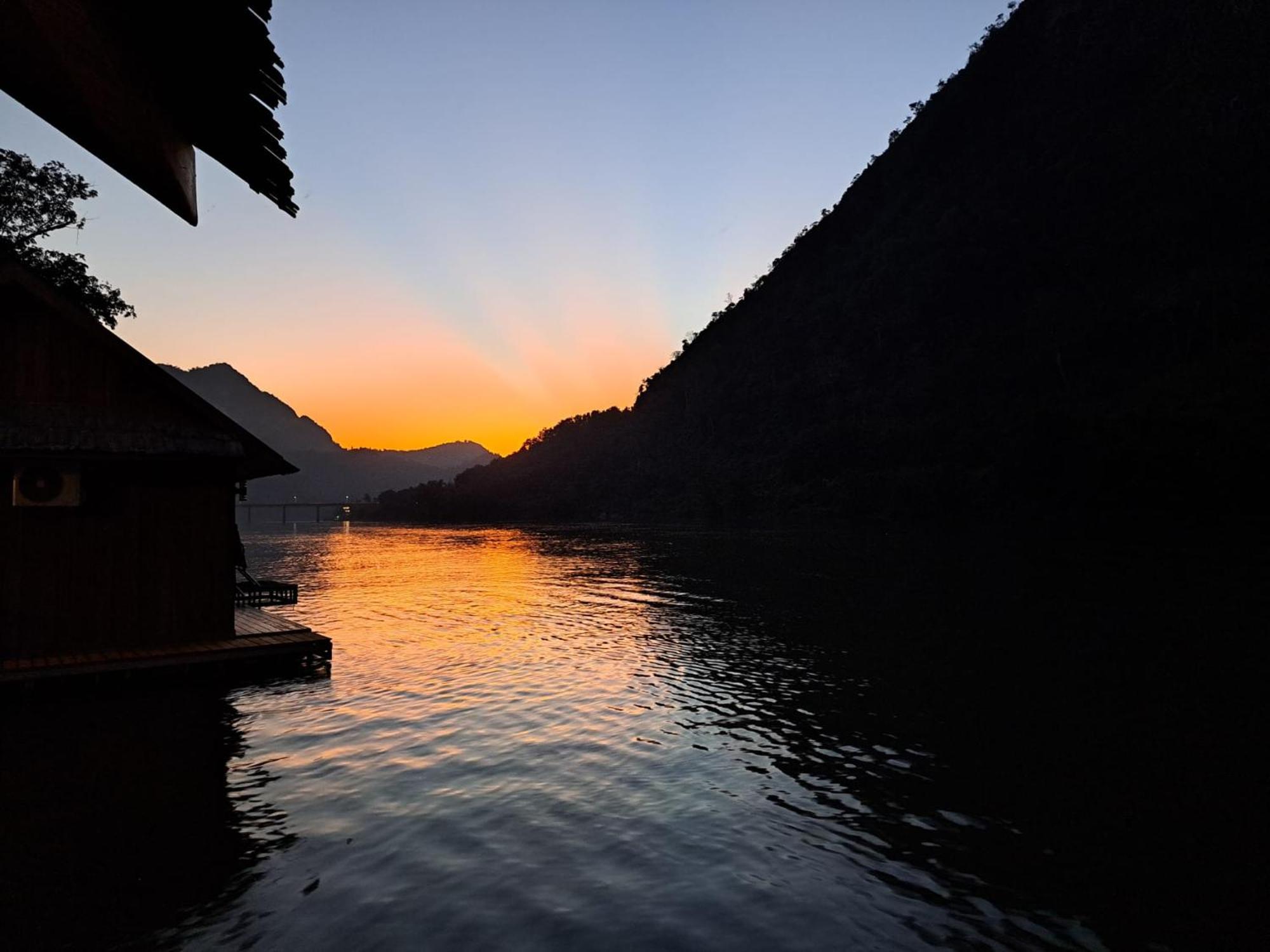 Nongkhiaw The Float House Hotel Eksteriør billede